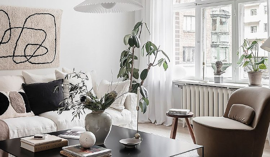 Where Home Decor Pots Actually Belong in a Room
